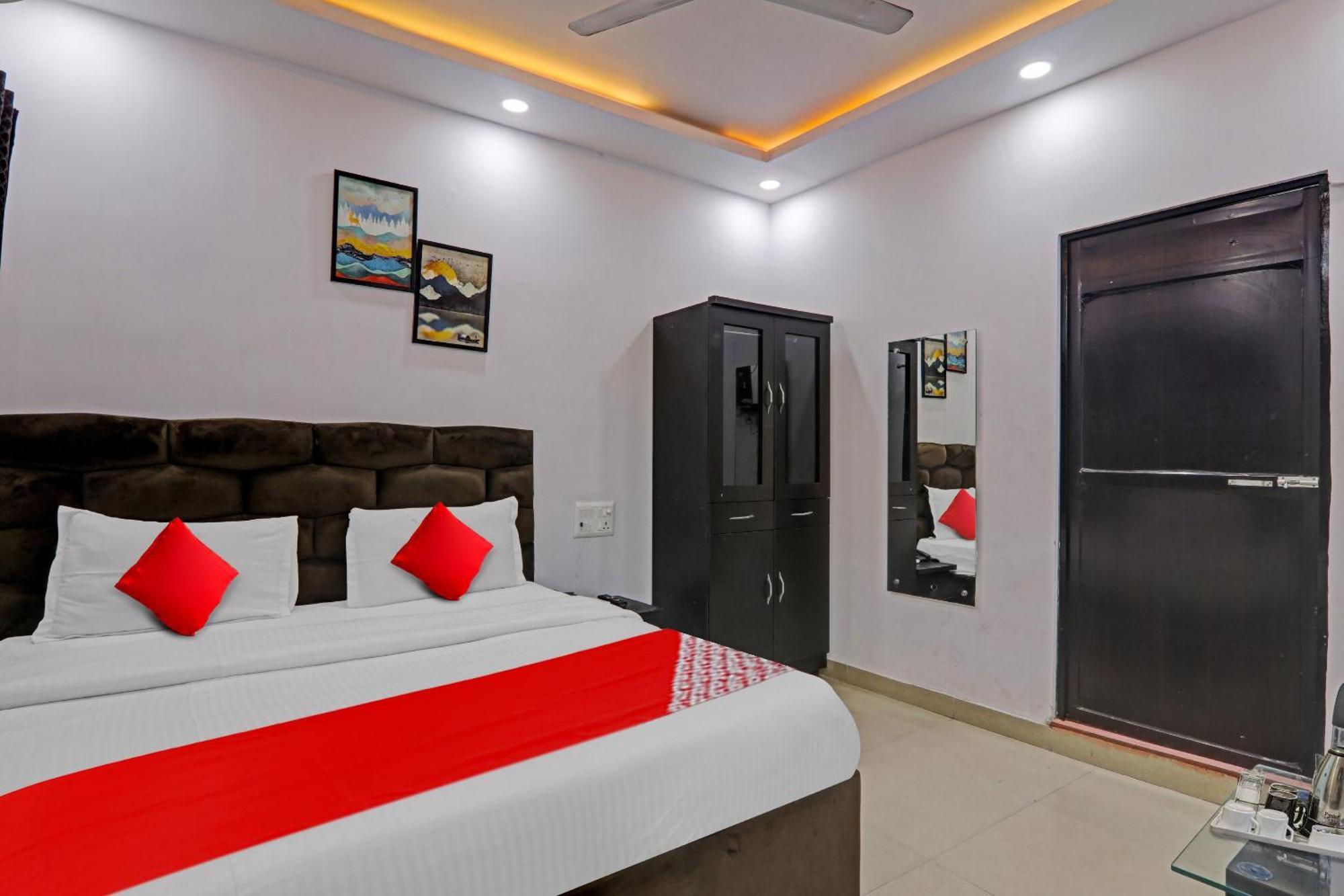 Oyo Flagship 81064 Chaudhary In Gorakhpur Exterior foto